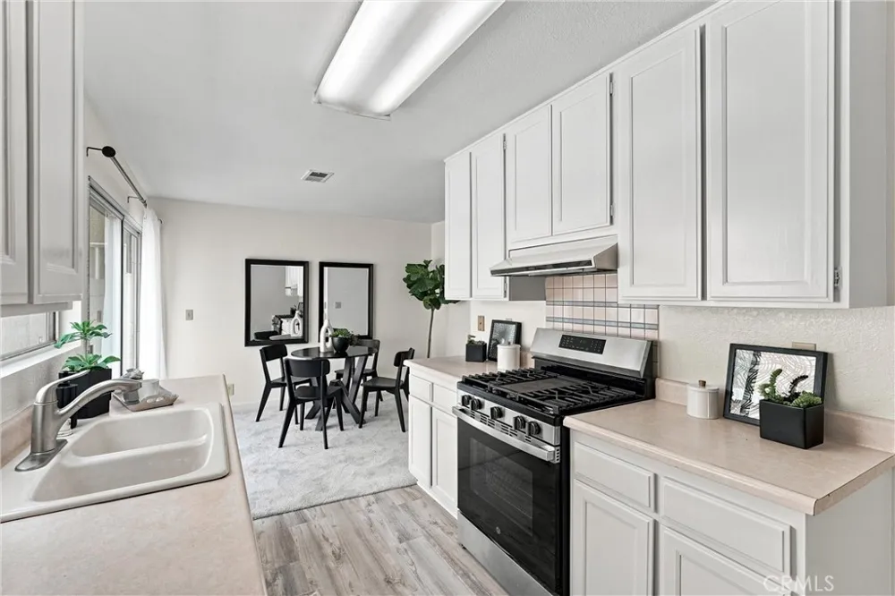 8437 El Arroyo Huntington Beach, CA 92647