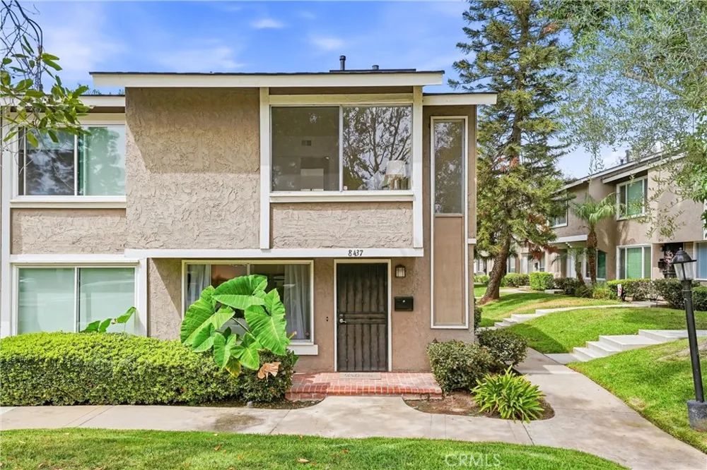 8437 El Arroyo Huntington Beach, CA 92647
