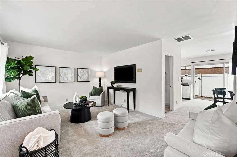 8437 El Arroyo Huntington Beach, CA 92647
