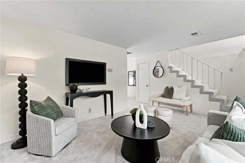 8437 El Arroyo Huntington Beach, CA 92647