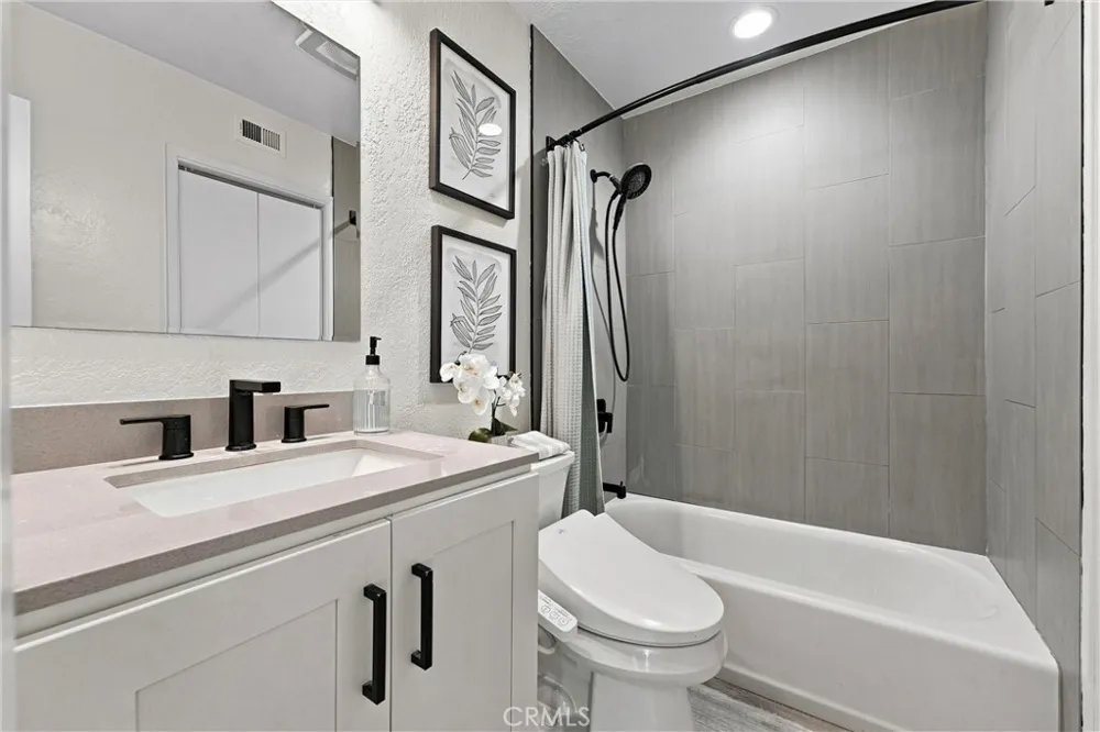 8437 El Arroyo Huntington Beach, CA 92647