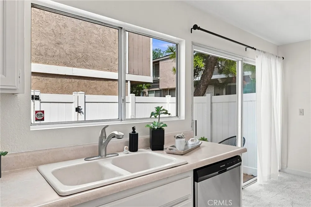 8437 El Arroyo Huntington Beach, CA 92647
