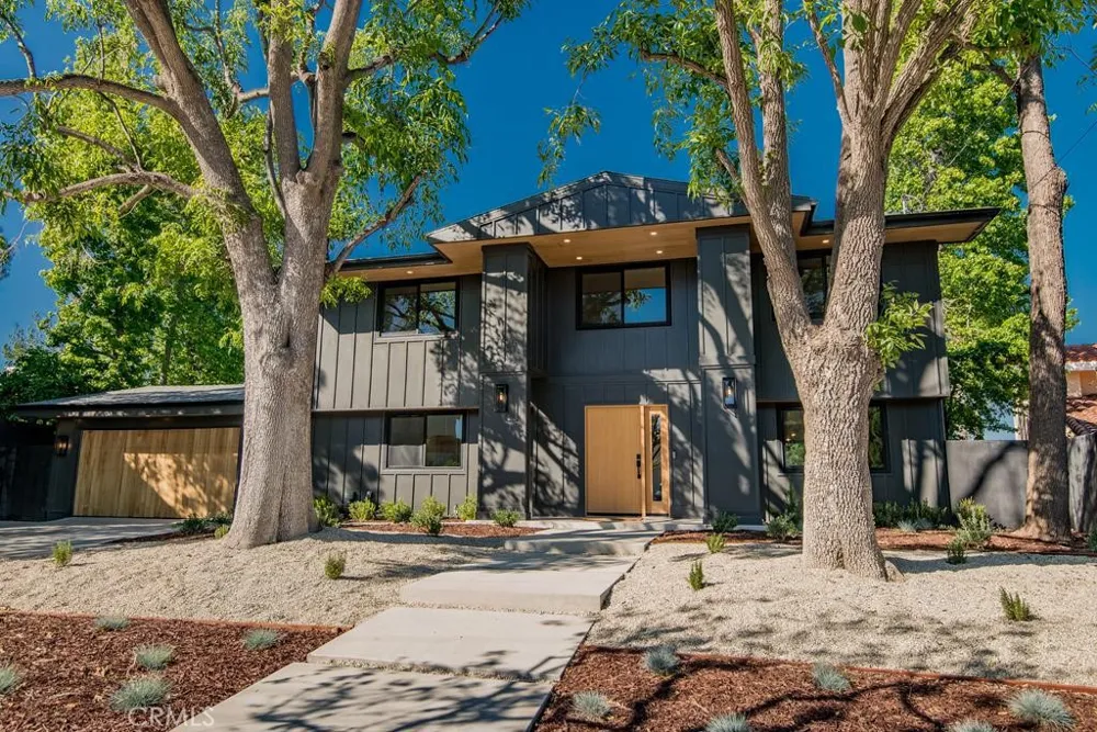 24245 Hatteras Woodland Hills, CA 91367