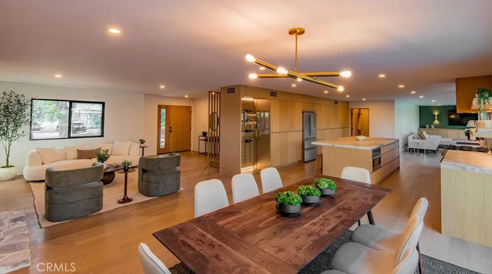 24245 Hatteras Woodland Hills, CA 91367