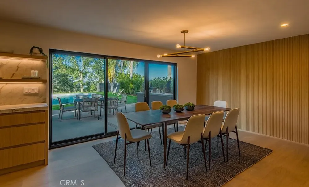 24245 Hatteras Woodland Hills, CA 91367