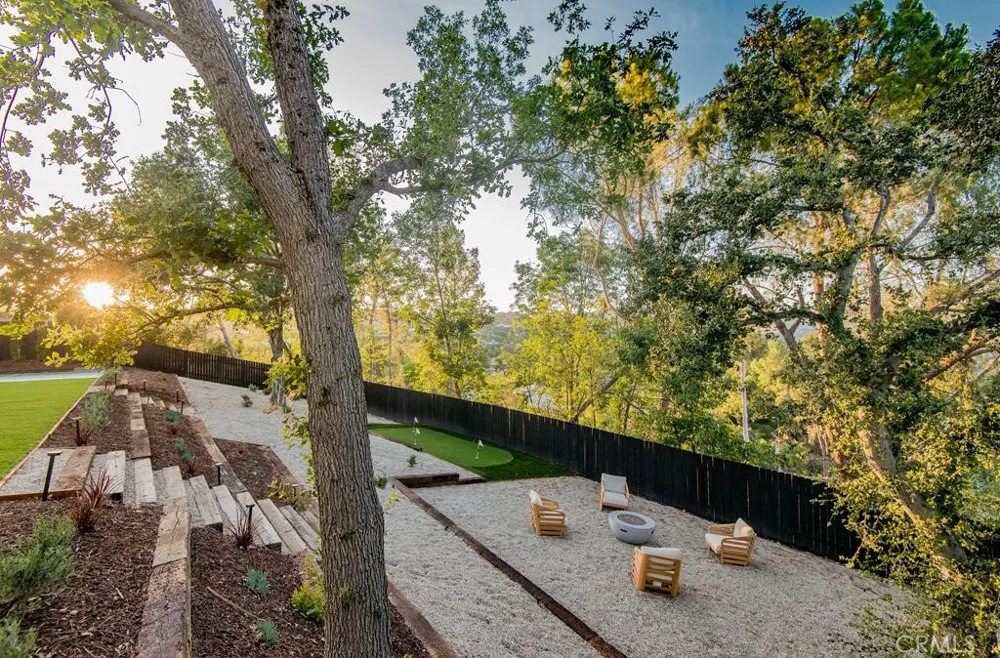 24245 Hatteras Woodland Hills, CA 91367