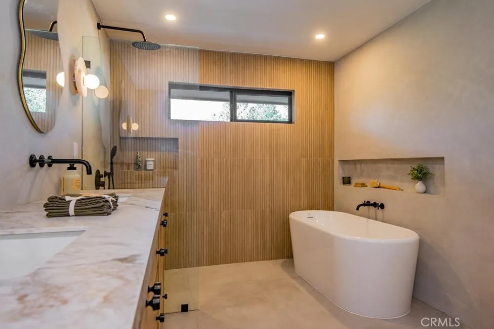 24245 Hatteras Woodland Hills, CA 91367