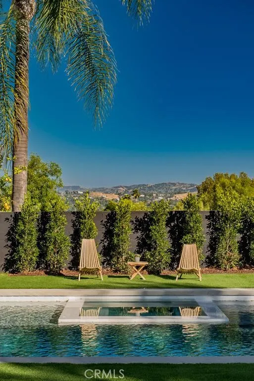 24245 Hatteras Woodland Hills, CA 91367