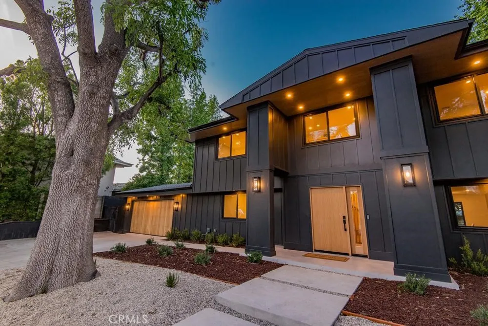 24245 Hatteras Woodland Hills, CA 91367