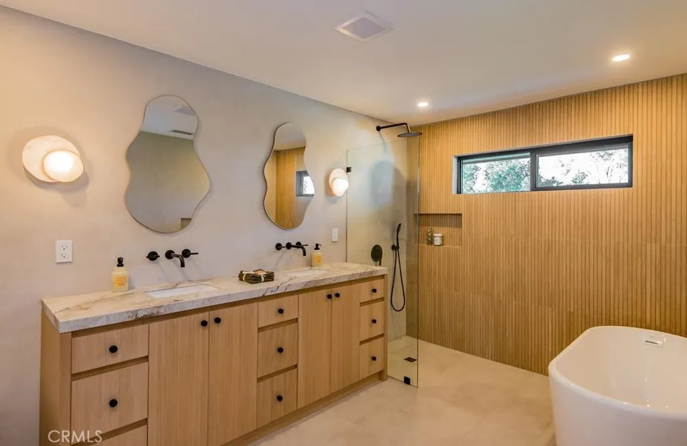 24245 Hatteras Woodland Hills, CA 91367