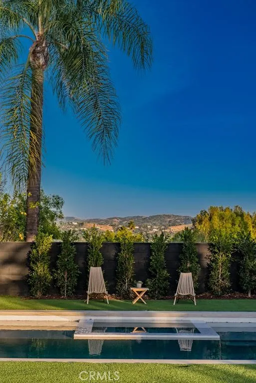24245 Hatteras Woodland Hills, CA 91367