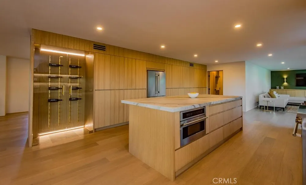 24245 Hatteras Woodland Hills, CA 91367