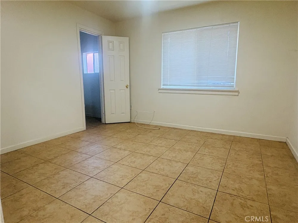 296 Allen #2 San Bernardino, CA 92408