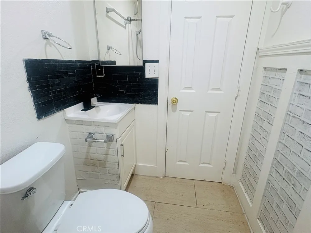 296 Allen #2 San Bernardino, CA 92408