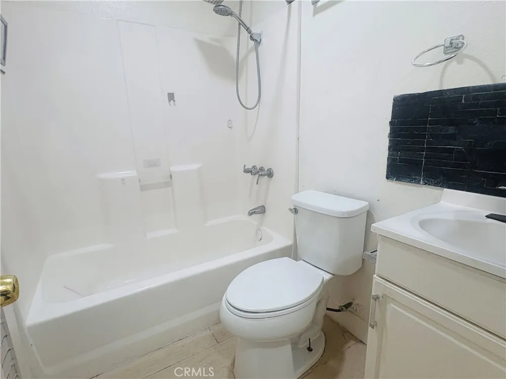296 Allen #2 San Bernardino, CA 92408