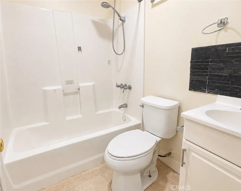 296 Allen #2 San Bernardino, CA 92408