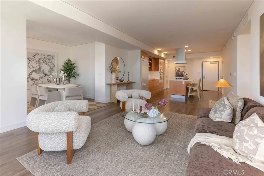 9 MacArthur Place #404 Santa Ana, CA 92707