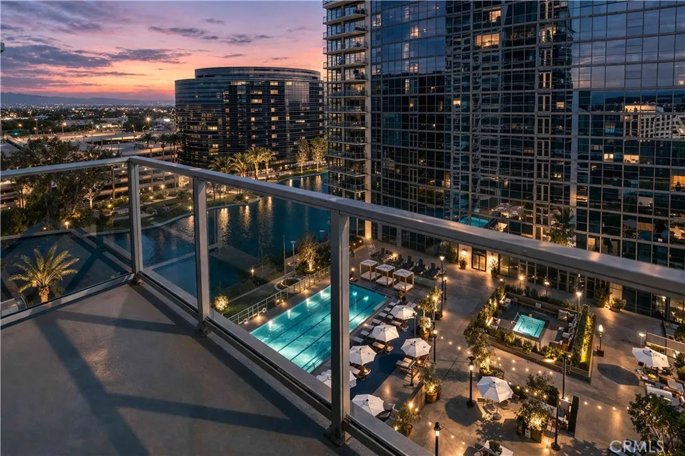 9 MacArthur Place #404 Santa Ana, CA 92707