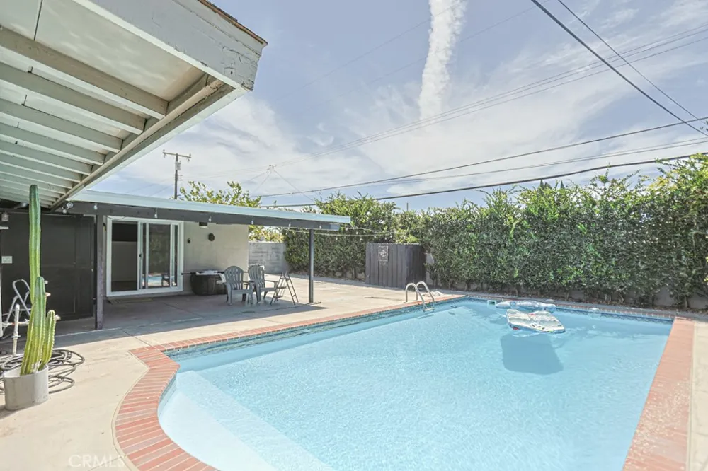 9102 Healey Garden Grove, CA 92841