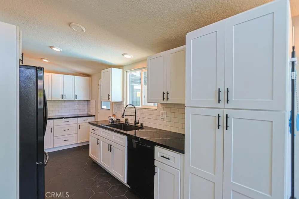 9102 Healey Garden Grove, CA 92841