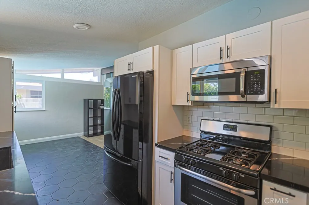 9102 Healey Garden Grove, CA 92841