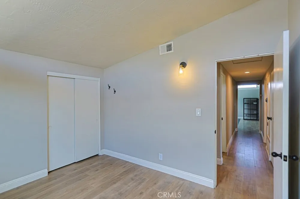 9102 Healey Garden Grove, CA 92841
