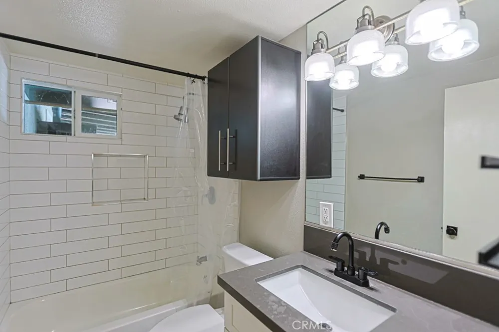 9102 Healey Garden Grove, CA 92841