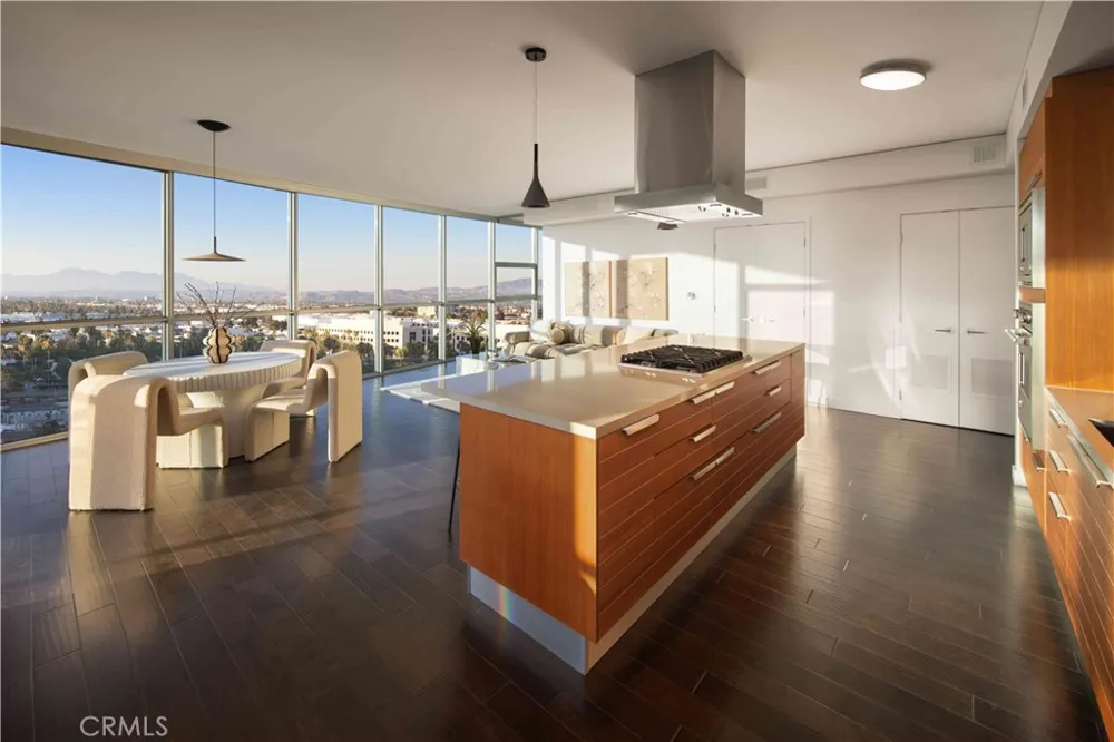 9 MacArthur Place #908 Santa Ana, CA 92707