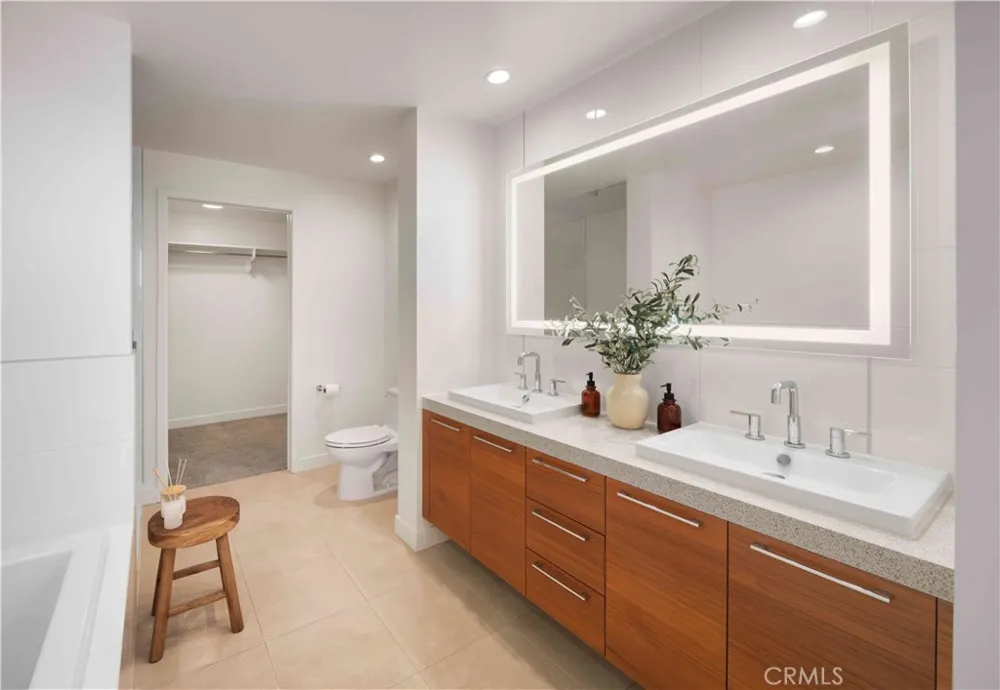 9 MacArthur Place #908 Santa Ana, CA 92707
