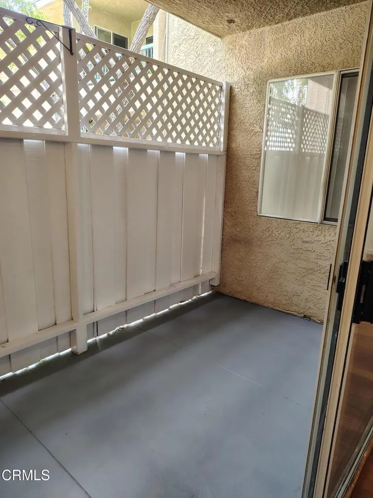 18307 Burbank #51 Tarzana, CA 91356