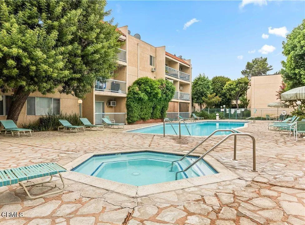 18307 Burbank #51 Tarzana, CA 91356