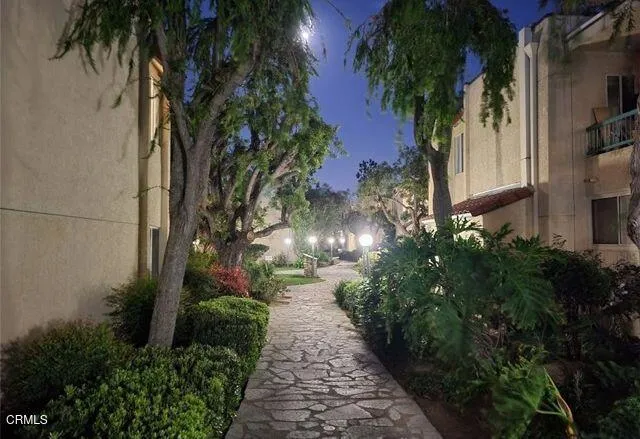 18307 Burbank #51 Tarzana, CA 91356