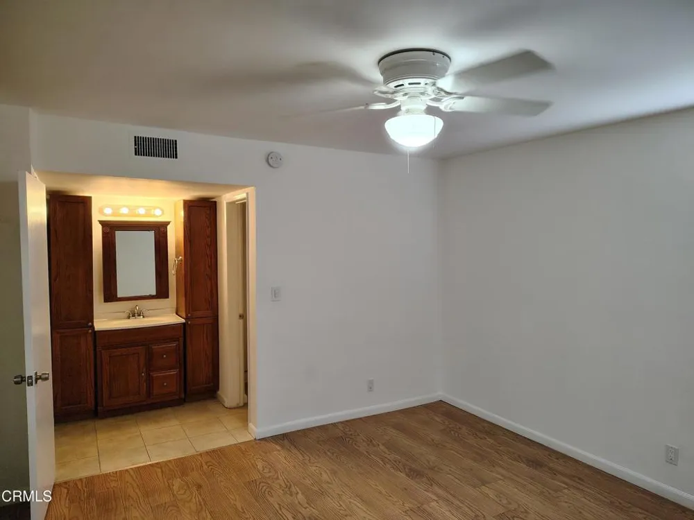 18307 Burbank #51 Tarzana, CA 91356