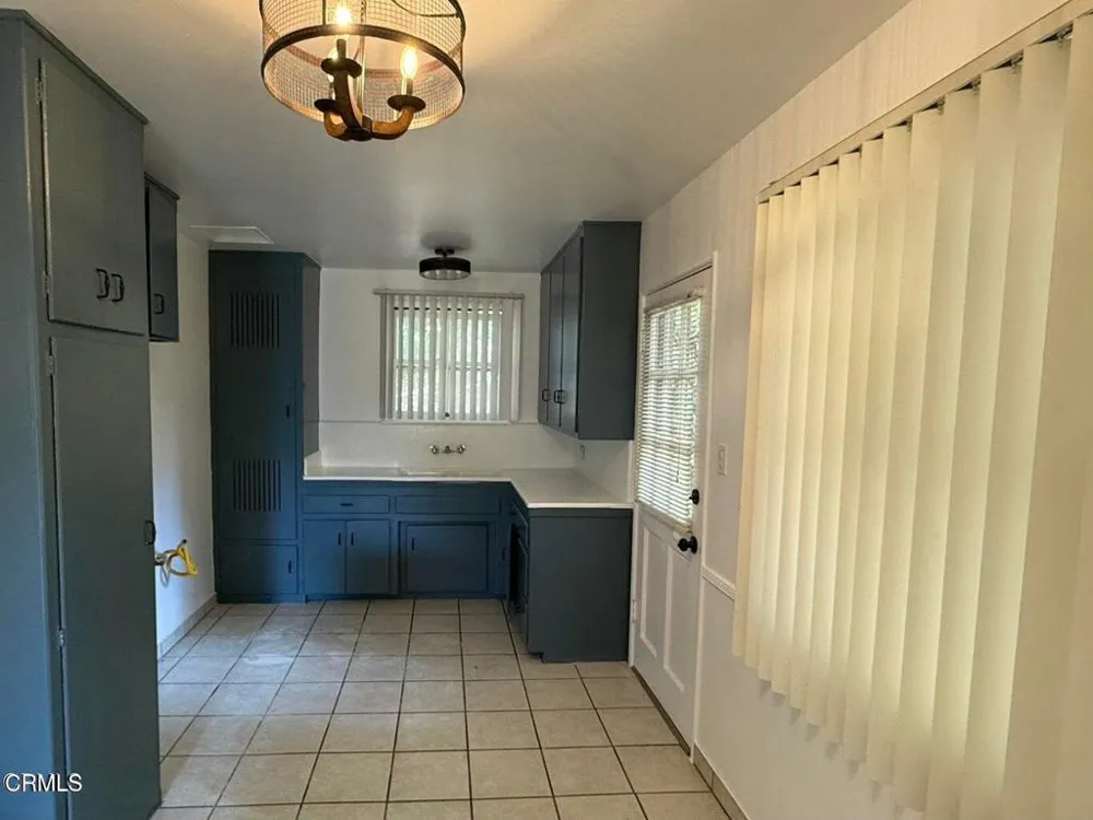 2010 Verdugo Boulevard #1 Glendale, CA 91208