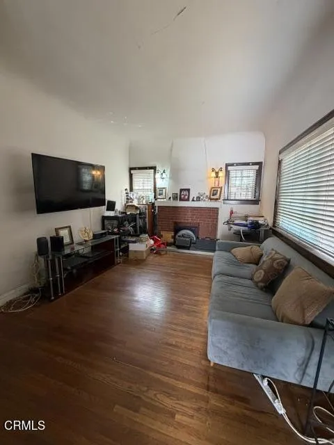 2921 Illinois Avenue South Gate, CA 90280