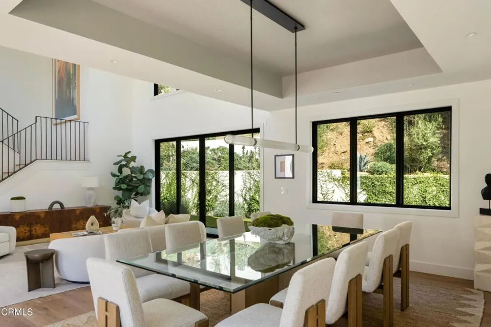 2210 Kinneloa Canyon Road Pasadena, CA 91107