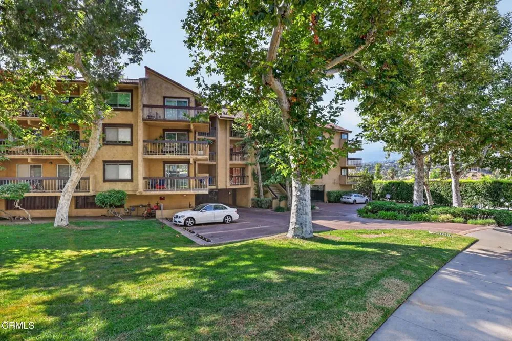 3481 Stancrest Drive #126 Glendale, CA 91208
