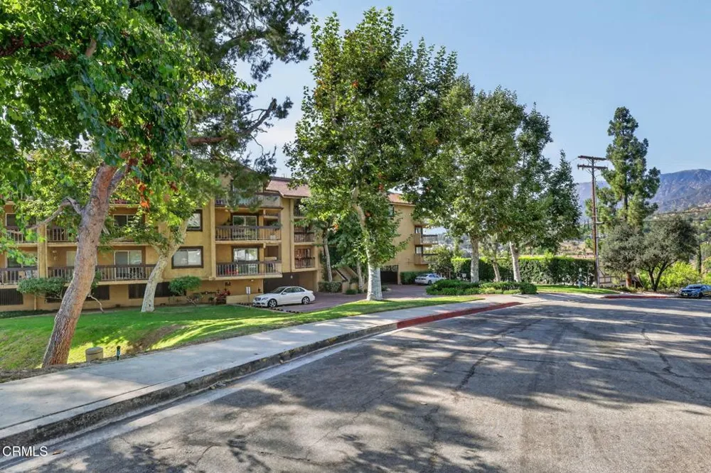 3481 Stancrest Drive #126 Glendale, CA 91208