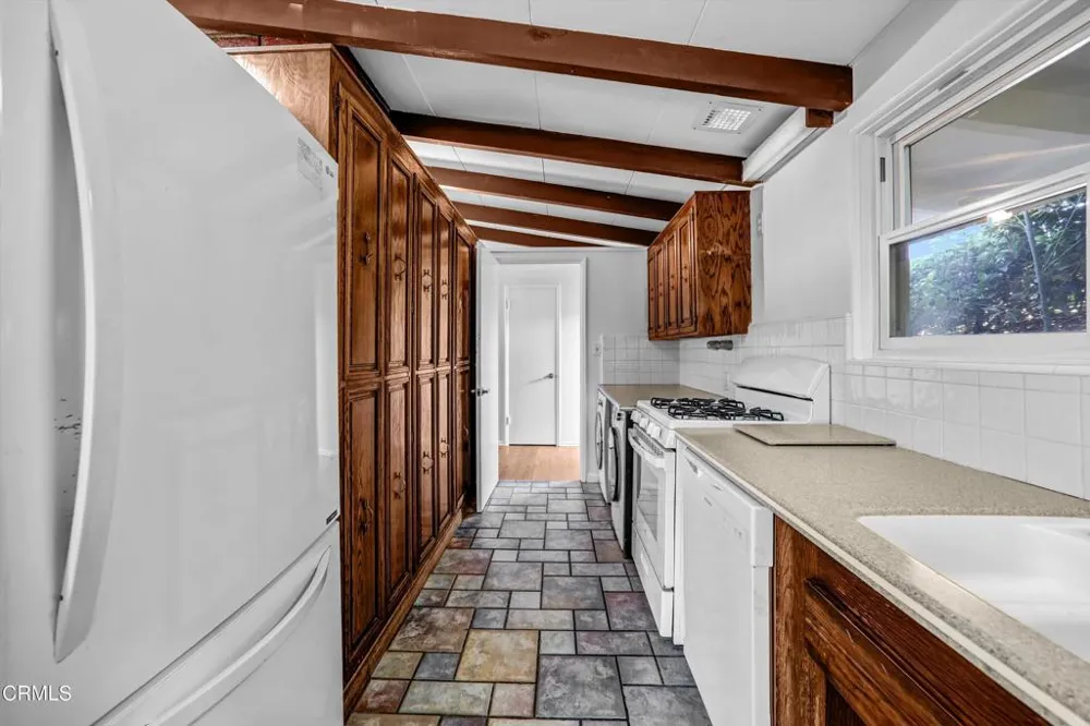 9801 Pali Avenue Tujunga, CA 91042