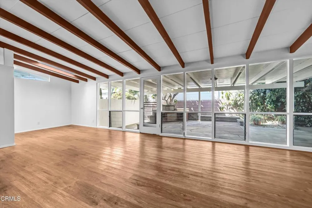 9801 Pali Avenue Tujunga, CA 91042