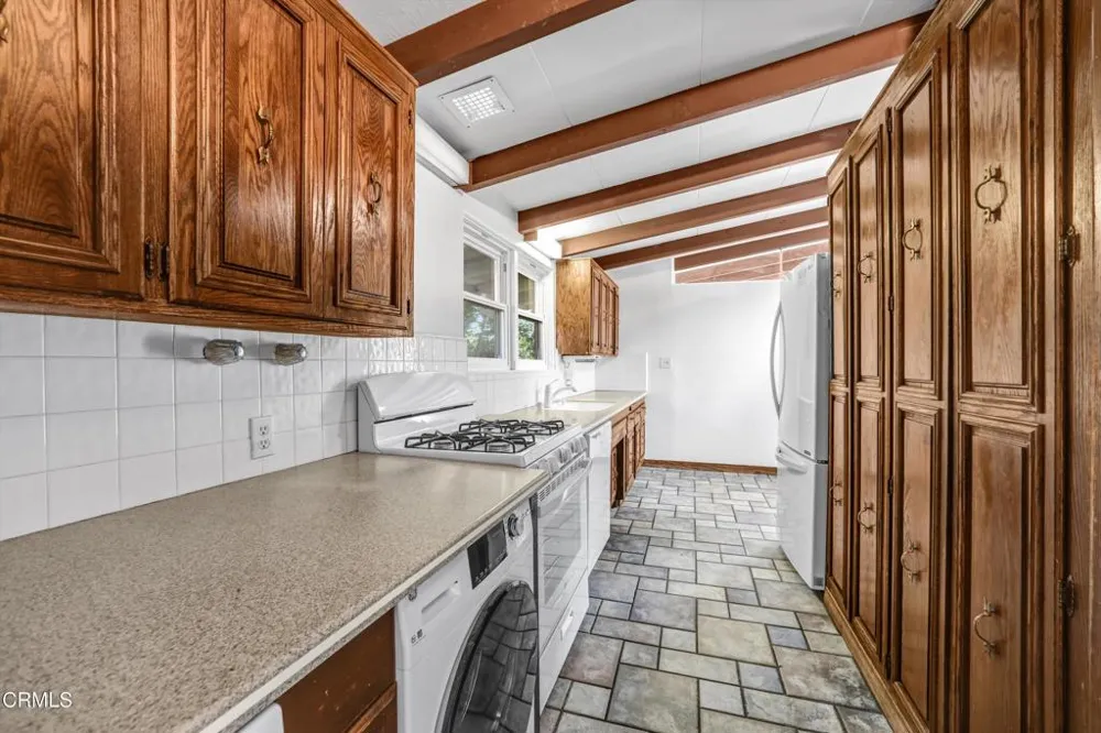 9801 Pali Avenue Tujunga, CA 91042