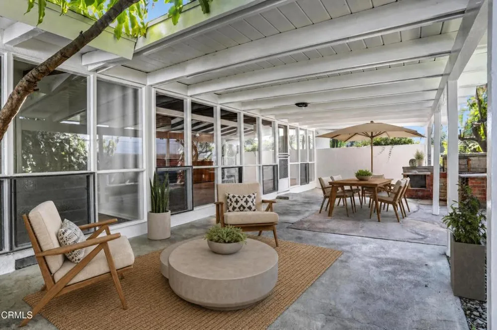 9801 Pali Avenue Tujunga, CA 91042