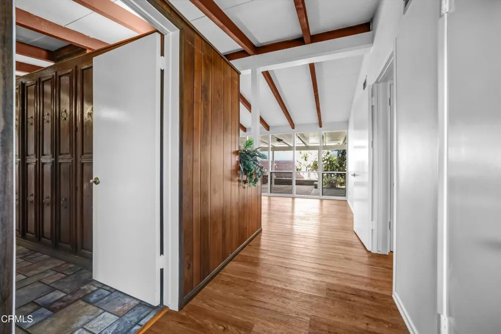 9801 Pali Avenue Tujunga, CA 91042