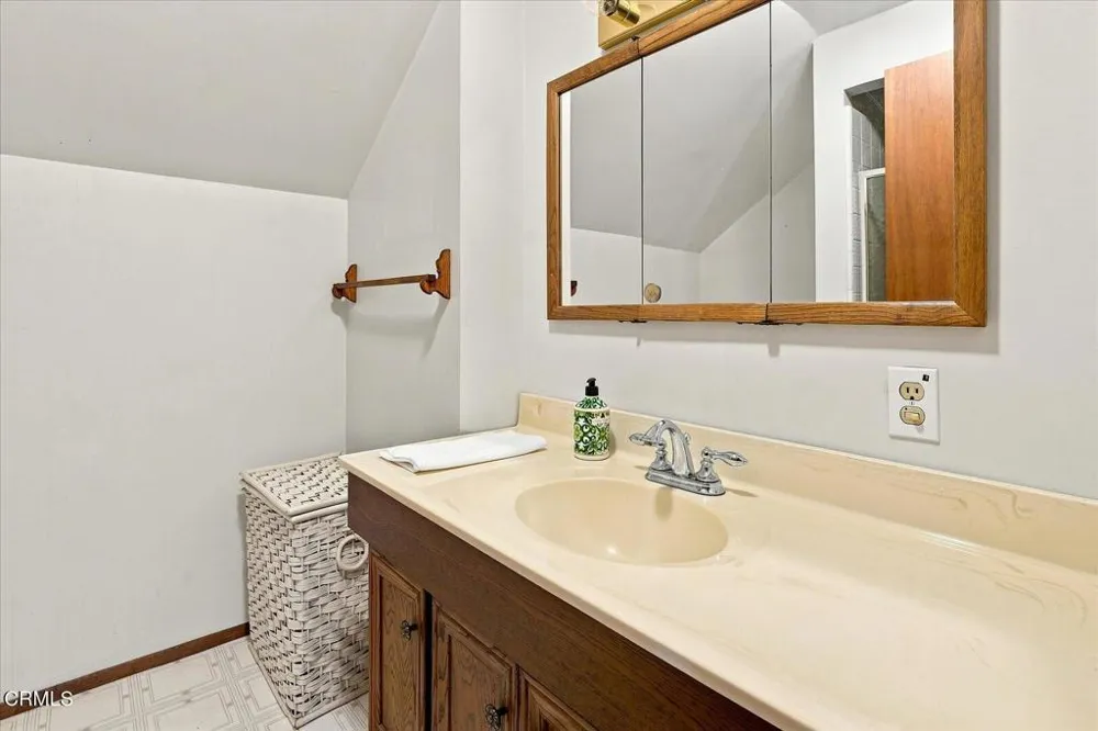 1226 Carmen Drive Glendale, CA 91207