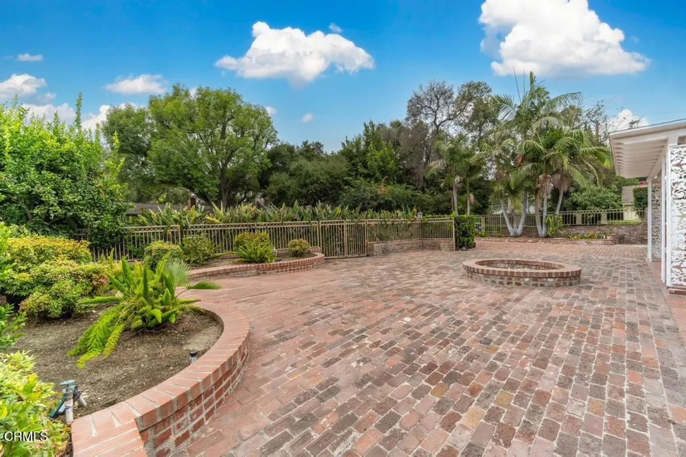 568 Los Arboles Lane San Marino, CA 91108