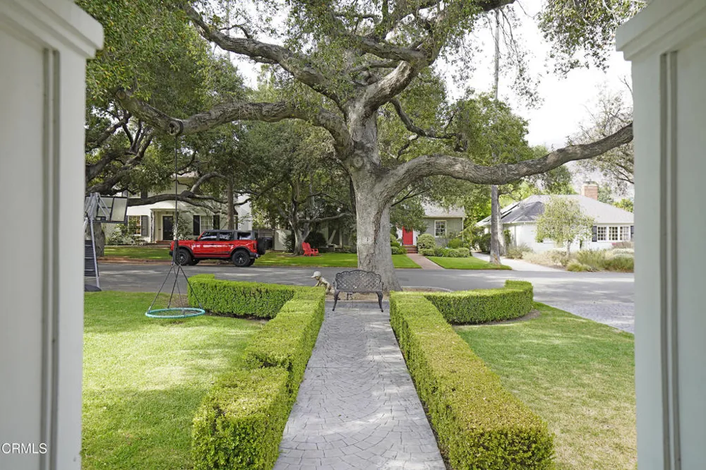 2340 Brigden Road Pasadena, CA 91104