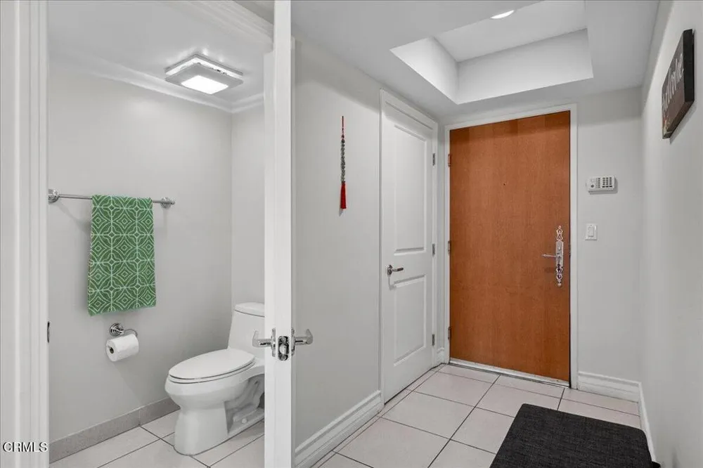 1353 Fuller Avenue #204 Los Angeles, CA 90046