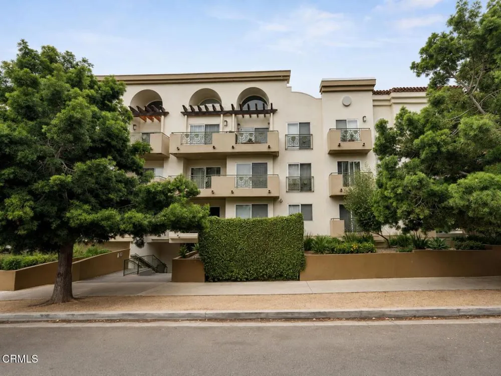 1353 Fuller Avenue #204 Los Angeles, CA 90046
