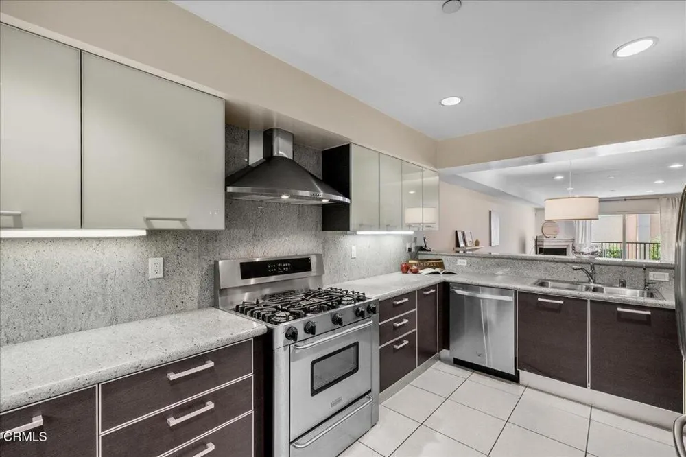 1353 Fuller Avenue #204 Los Angeles, CA 90046