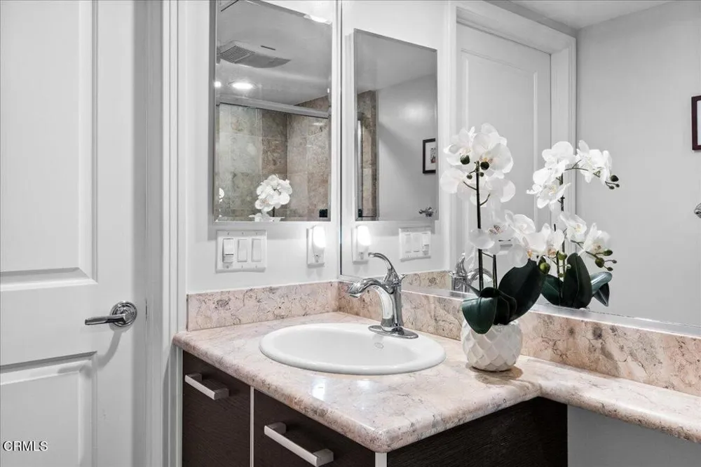 1353 Fuller Avenue #204 Los Angeles, CA 90046